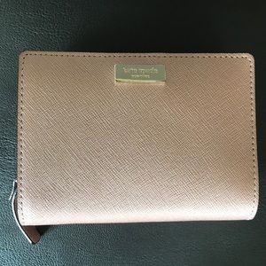 Kate spade wallet. Gold. GREAT condition.